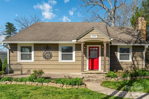 580 Maple St, Brevard, NC, 28712-3881 | Card Image