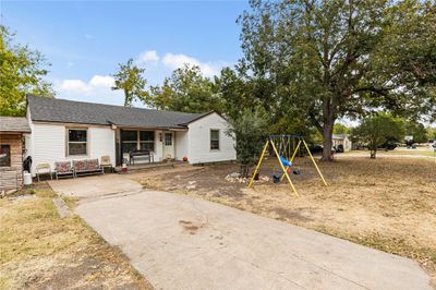 4000 Shelby Avenue, House other with 3 bedrooms, 1 bathrooms and null parking in Waco TX | Image 2