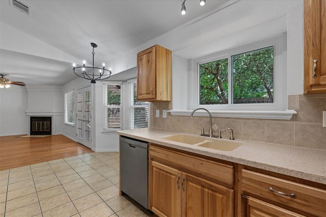 1516 White Oak Loop, House other with 3 bedrooms, 3 bathrooms and 4 parking in Round Rock TX | Image 13