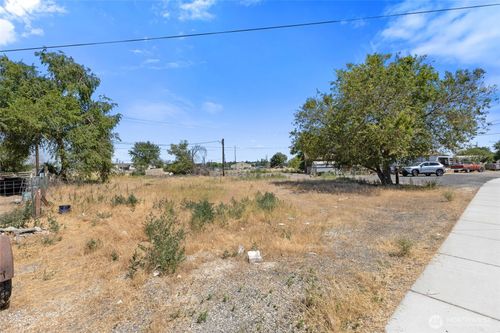 4187 Miller St Ne, Moses Lake, WA, 98837-3462 | Card Image