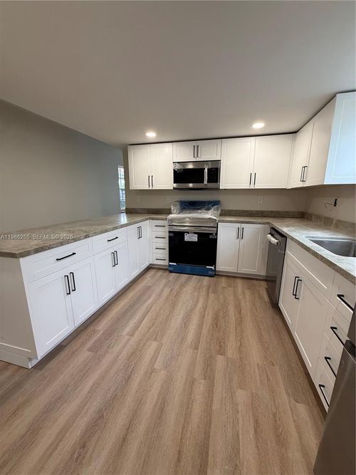 370 Flagami Blvd, Miami, FL, 33144-2660 | Card Image