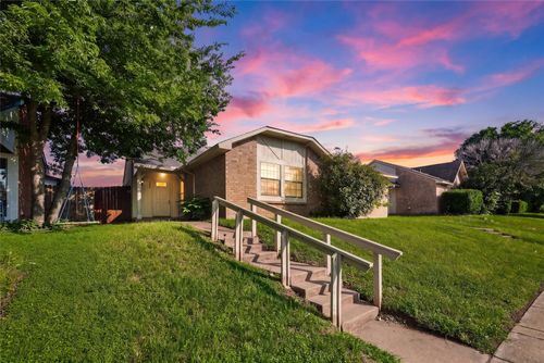 7254 Pineberry Rd, Dallas, TX, 75249-1328 | Card Image