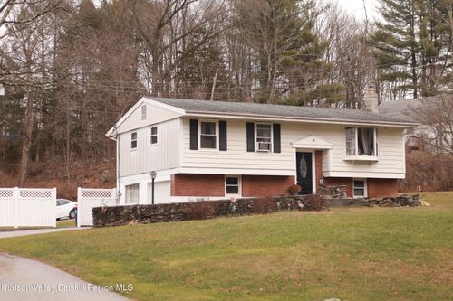 11 N Cross Road, Staatsburg, NY, 12580 | Card Image