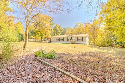 104 Kidd Rd, Slippery Rock, PA, 16057-3806 | Card Image