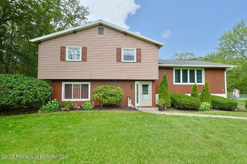 17 Frontier Rd, Bear Creek Township, PA, 18702-8520 | Card Image