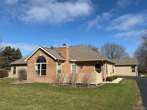 607 Perry Creek Dr, Grand Blanc, MI, 48439-1476 | Card Image