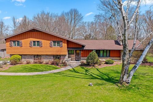 810 Shoto Road, Two Rivers, WI, 54241 | Card Image