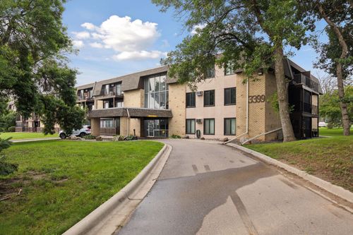 apt-211-3399 Kent St, Shoreview, MN, 55126-4038 | Card Image