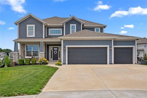 20430 W 107th Ter, Olathe, KS, 66061-7393 | Card Image