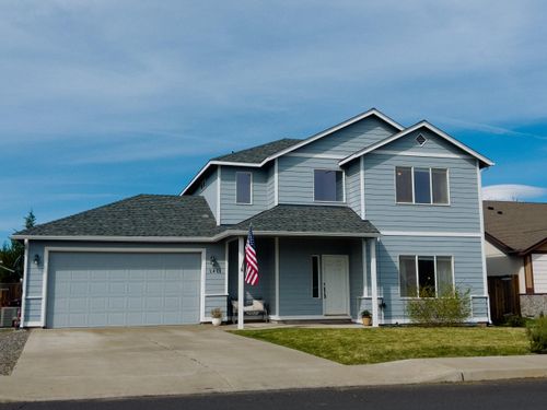 2475 Ne 7th Ln, Redmond, OR, 97756-3806 | Card Image