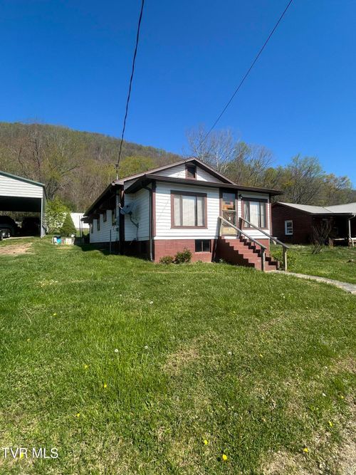 18 3rd Ave E, Big Stone Gap, VA, 24219-2306 | Card Image