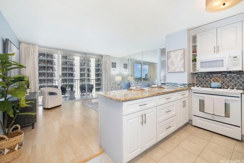 903-1925 Kalakaua Ave, Honolulu, HI, 96815-1810 | Card Image