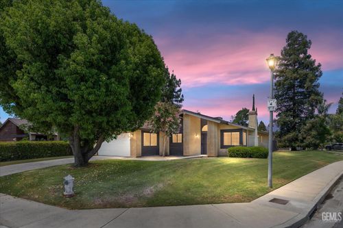 3801 Club Run, Bakersfield, CA, 93309-7747 | Card Image