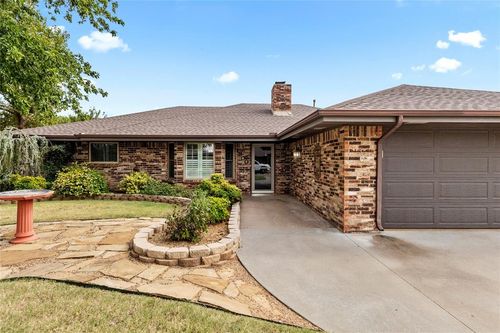 1800 Sandstone Ave, Weatherford, OK, 73096-2539 | Card Image