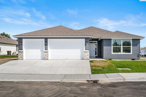 2851 S Alder St, Kennewick, WA, 99337-5223 | Card Image