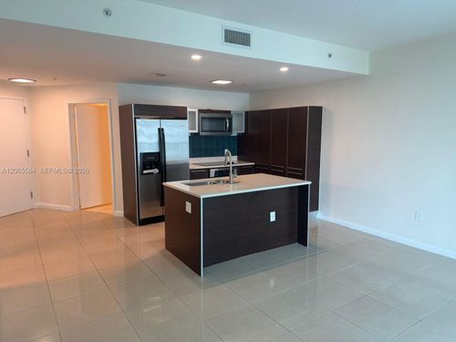 1707-1900 N Bayshore Dr, Miami, FL, 33132-3001 | Card Image