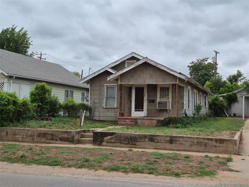 404 N 6th St, Clinton, OK, 73601-2420 | Card Image