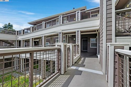 324 Swallowtail Ct, Brisbane, CA, 94005-1257 | Card Image