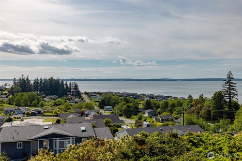 987 Nw Camano Dr, Camano Island, WA, 98282-6605 | Card Image