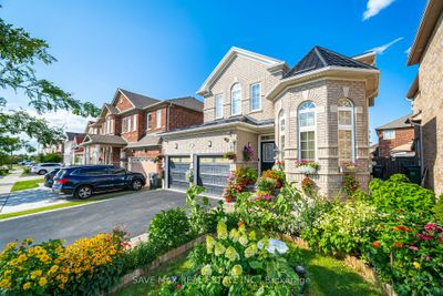 5669 Freshwater Dr, House other with 4 bedrooms, 4 bathrooms and 5 parking in Mississauga ON | Image 3