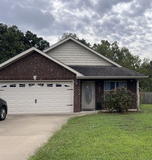 235 Azalea Dr, Oak Grove, KY, 42262-8362 | Card Image