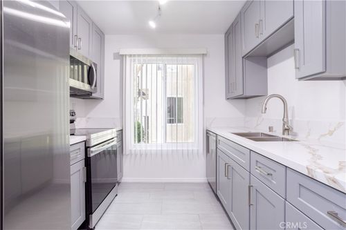 7205 Summertime Ln, Culver City, CA, 90230-4582 | Card Image