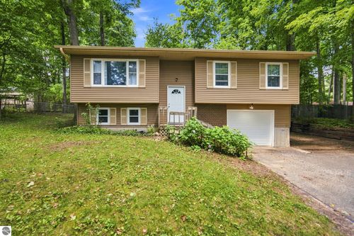 212 S Four Mile Road, Traverse City, MI, 49696 | Card Image