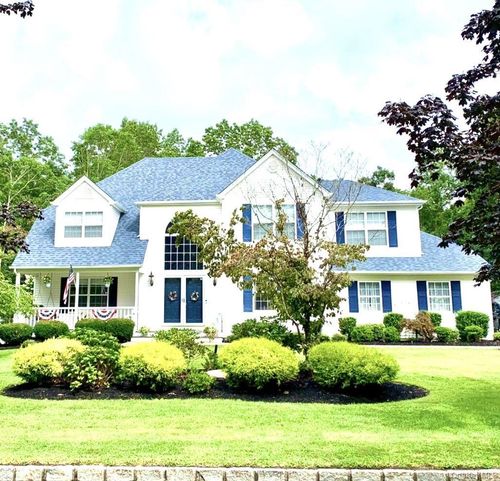 15 Silas Woods Rd, Manorville, NY, 11949-3052 | Card Image