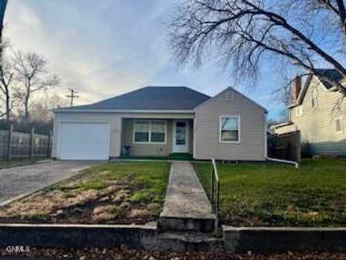 117 3rd St Nw, Watford City, ND, 58854-3057 | Card Image