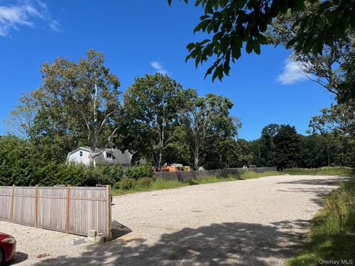 360 Montauk Hwy, Southampton, NY, 11941 | Card Image