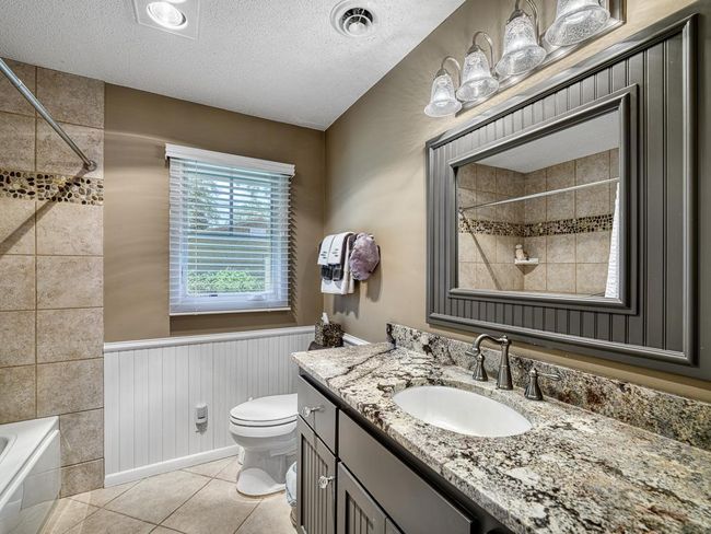 18 - Bathroom.jpg | Image 18