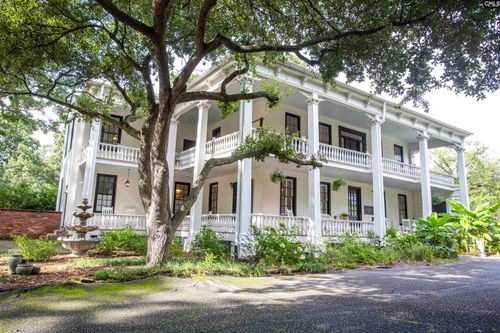 1307 Broad St, Camden, SC, 29020-3505 | Card Image