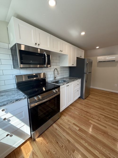 3-112 Blaisdell St, Haverhill, MA, 01832-4759 | Card Image