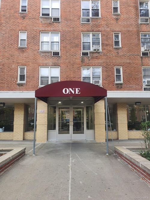 3u-1 Sadore Ln, Yonkers, NY, 10710-4810 | Card Image