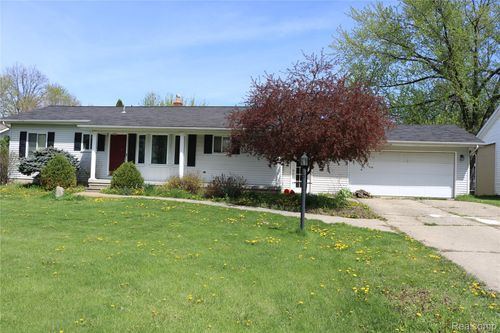 1073 Sarah St, Grand Blanc, MI, 48439-8931 | Card Image