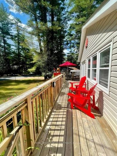 886 Muskoka Road 10, House other with 2 bedrooms, 1 bathrooms and 5 parking in Huntsville ON | Image 3