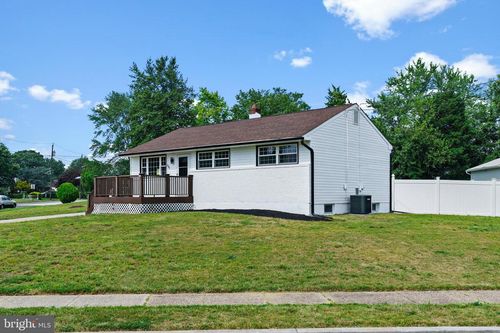 205 S Garden Blvd, BEVERLY, NJ, 08010-2614 | Card Image