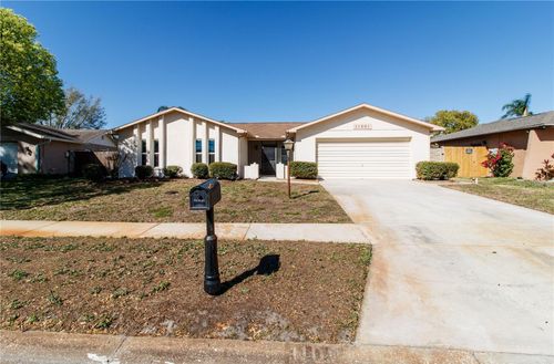 11001 Peppertree Ln, PORT RICHEY, FL, 34668-2422 | Card Image