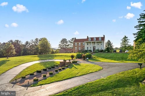 15164 Berlin Tpke, HILLSBORO, VA, 20132-3700 | Card Image