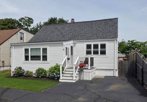 9 G St, Hull, MA, 02045-1806 | Card Image