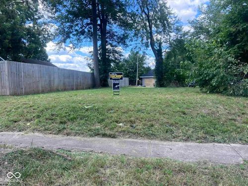 2007 Fletcher St, Anderson, IN, 46016-4428 | Card Image