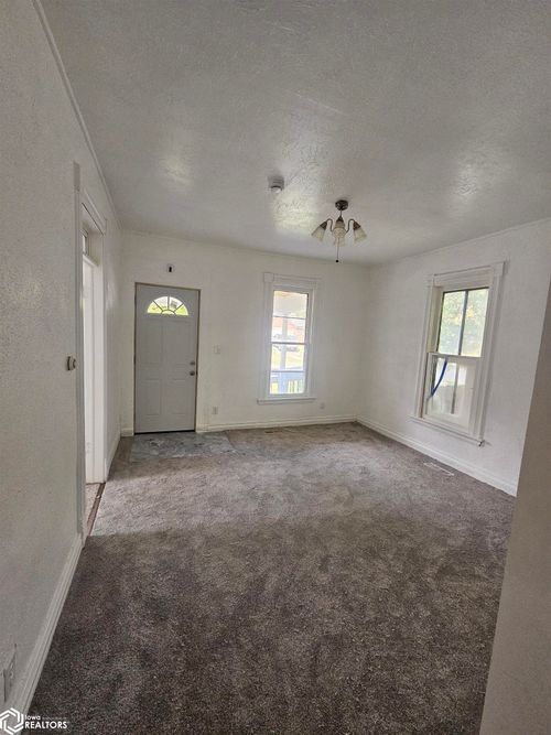 602 W Jefferson Ave, Fairfield, IA, 52556-3437 | Card Image