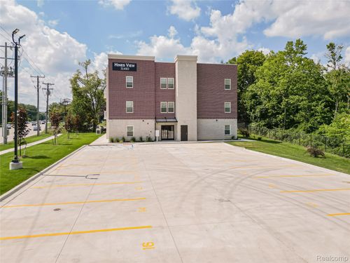 303-31480 Warren Rd, Westland, MI, 48185 | Card Image
