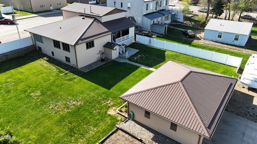 615 Main St, Edgeley, ND, 58433-7207 | Card Image