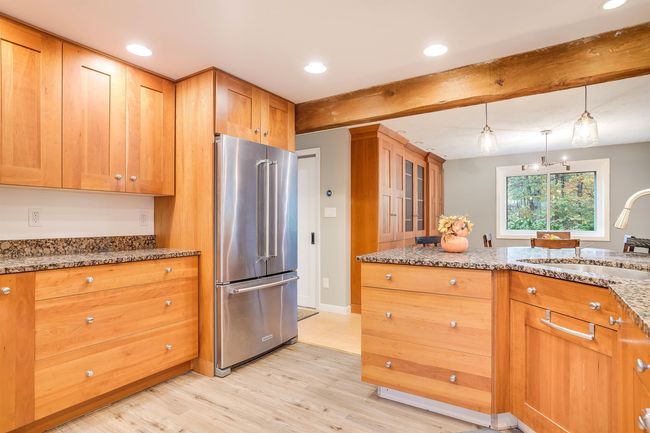 No shortage of cabinet space! | Image 15