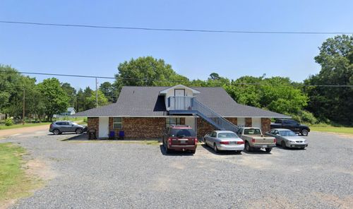 2001 E 20th St, Hooks, TX, 75561-5435 | Card Image
