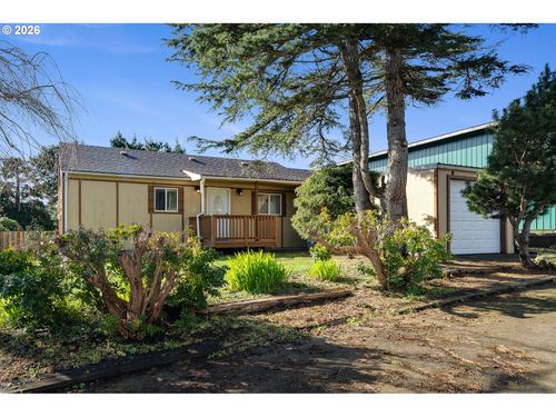 111 Cypress Ave, Garibaldi, OR, 97118-1215 | Card Image