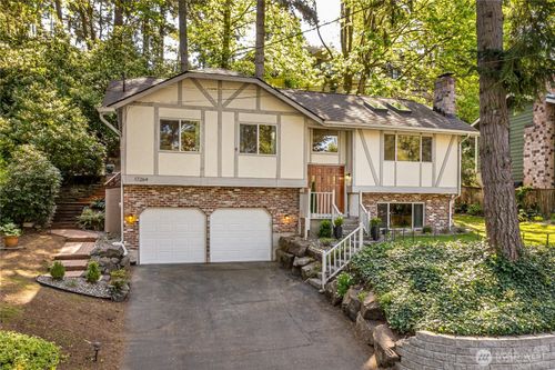 17264 Greenwood Pl N, Shoreline, WA, 98133-5251 | Card Image