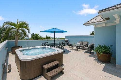 b1-347 Oak St, Hollywood, FL, 33019-4402 | Card Image