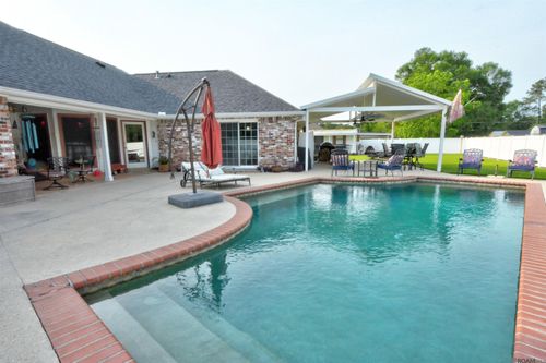14924 Wilmington Dr, Pride, LA, 70770-9604 | Card Image